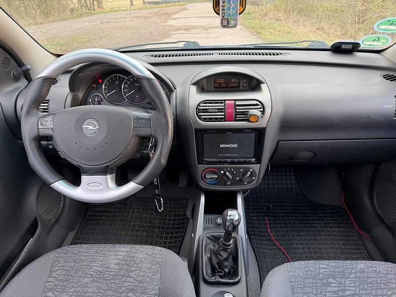 Gebraucht Opel Corsa 75 PS (55 kW) 2004 Silber Kleinwagen