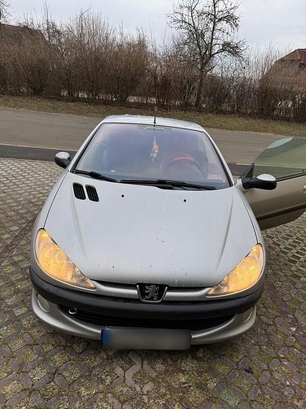 Gebraucht Peugeot 206 CC 136 PS (100 kW) 2001 Silber Cabrio