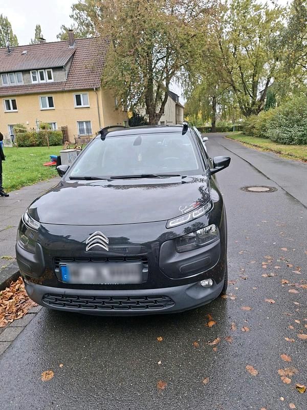 Schwarz Gebraucht 2017 Citroën C4 Limousine | 8.400 € (Fairer Preis) - Bild 1/4