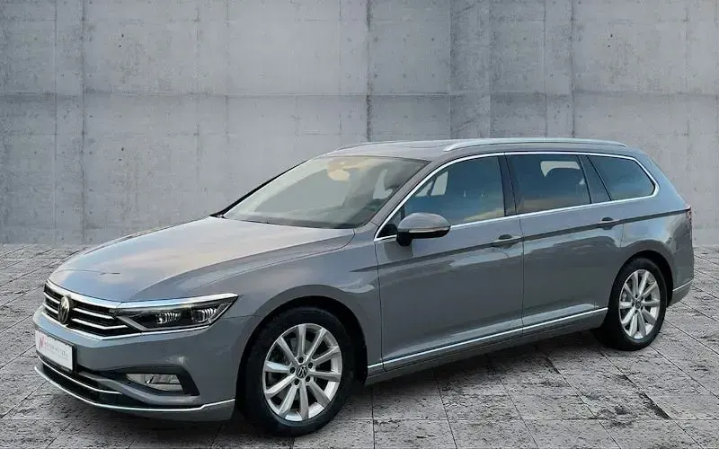 Usata VW Passat Elegance 150 CV (110 kW) 2023 Grigio Station wagon
