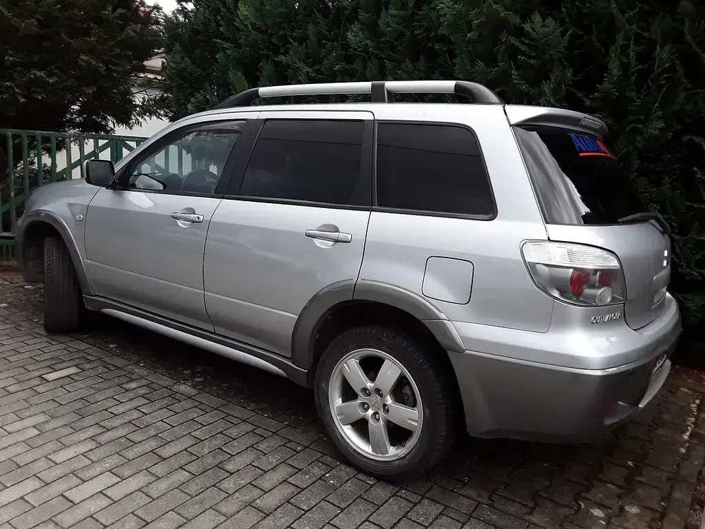 Gebraucht Mitsubishi Outlander Intense 160 PS (117 kW) 2005 Silber SUV