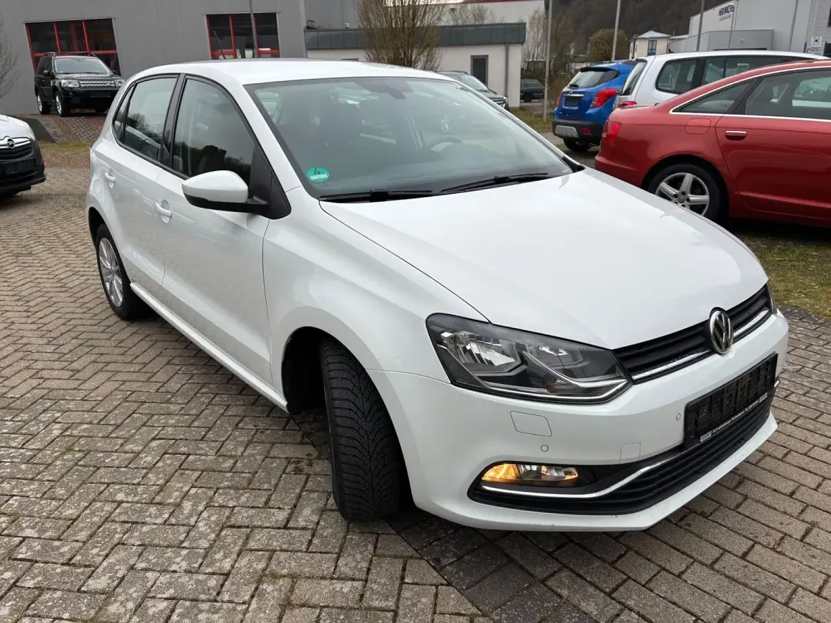 Gebraucht VW Polo Comfortline 90 PS (66 kW) 2015 Weiß Kleinwagen