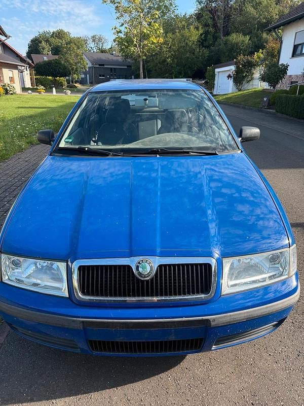 Blau Gebraucht 2001 Skoda Octavia Kombi | 1.200 € (Fairer Preis) - Bild 1/4