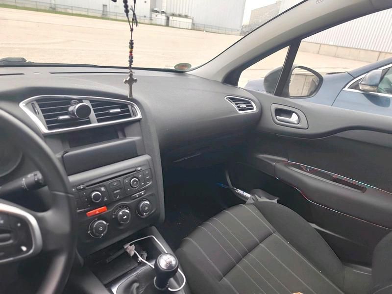 Gebraucht Citroën C4 90 PS (66 kW) 2013 Schwarz Limousine