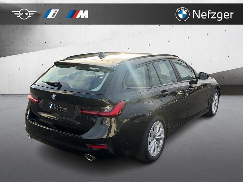 Gebraucht BMW 320 Advantage 190 PS (139 kW) 2020 Black sapphire metallic Kombi