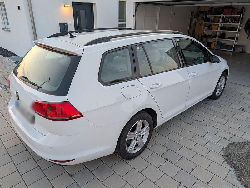 Gebraucht VW Golf VII Comfortline 110 PS (80 kW) 2015 Weiß Kombi