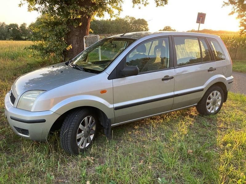 Silber Gebraucht 2004 Ford Fusion Ambiente Limousine | 1.100 € (Guter Preis) - Bild 1/4