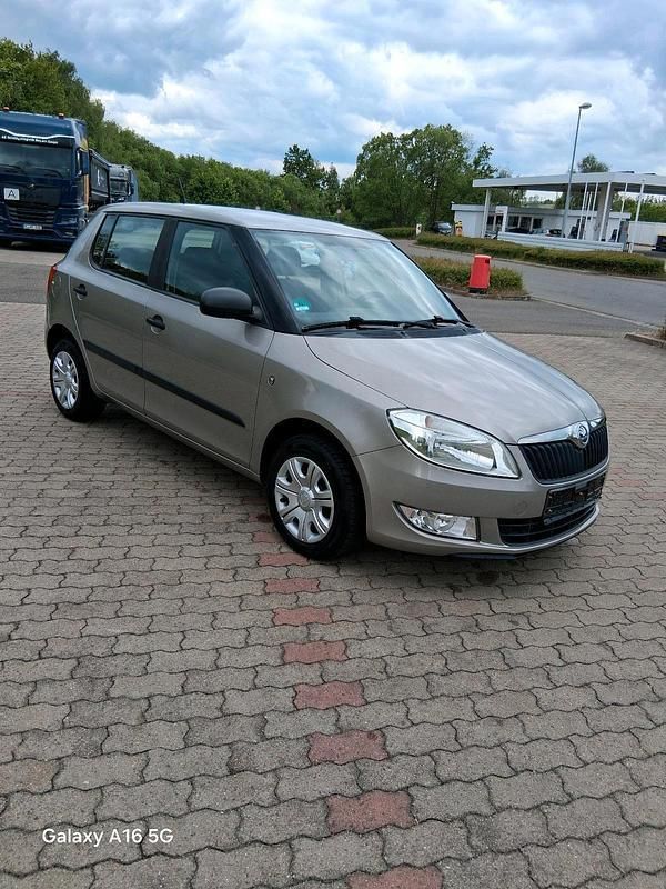 Gold Gebraucht 2013 Skoda Fabia Kleinwagen | 3.100 € (Fairer Preis) - Bild 1/4