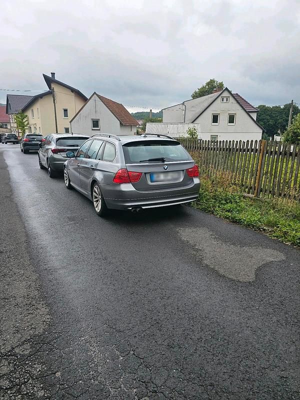 Gebraucht BMW 330 197 PS (144 kW) 2008 Grau Kombi