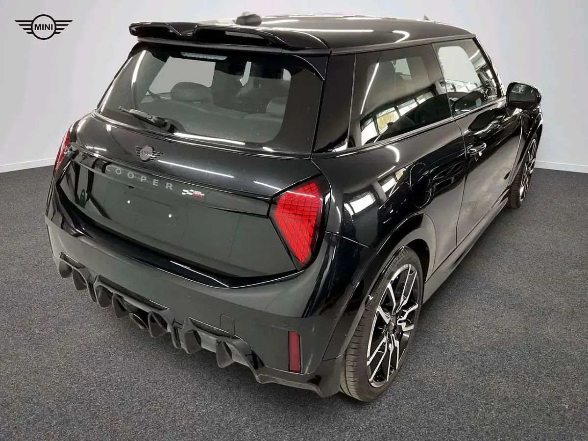 Używany Mini John Cooper Works 231 KM (169 kW) 2025 Czarny Hatchback