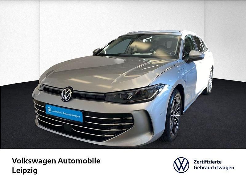 Silber Gebraucht 2025 VW Passat Elegance Limousine | 44.550 € (Fairer Preis) - Bild 1/3
