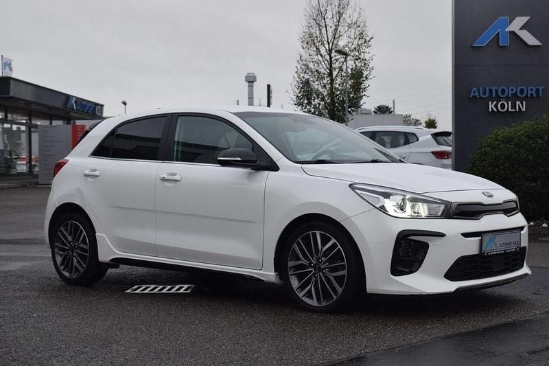 Weiß Gebraucht 2020 Kia Rio GT-Line Limousine | 14.890 € (Guter Preis) - Bild 1/4