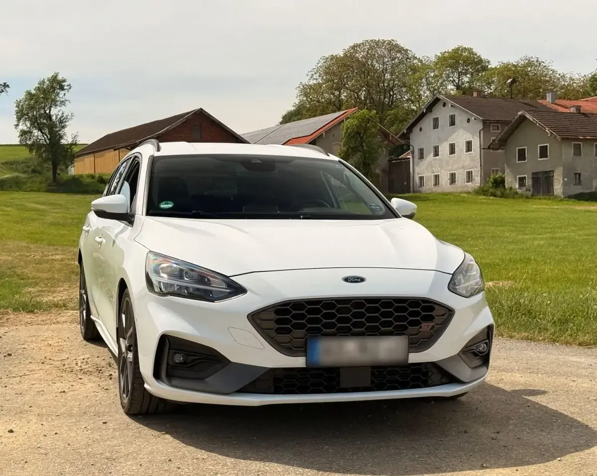 Gebraucht Ford Focus ST 280 PS (205 kW) 2019 Weiß Kombi