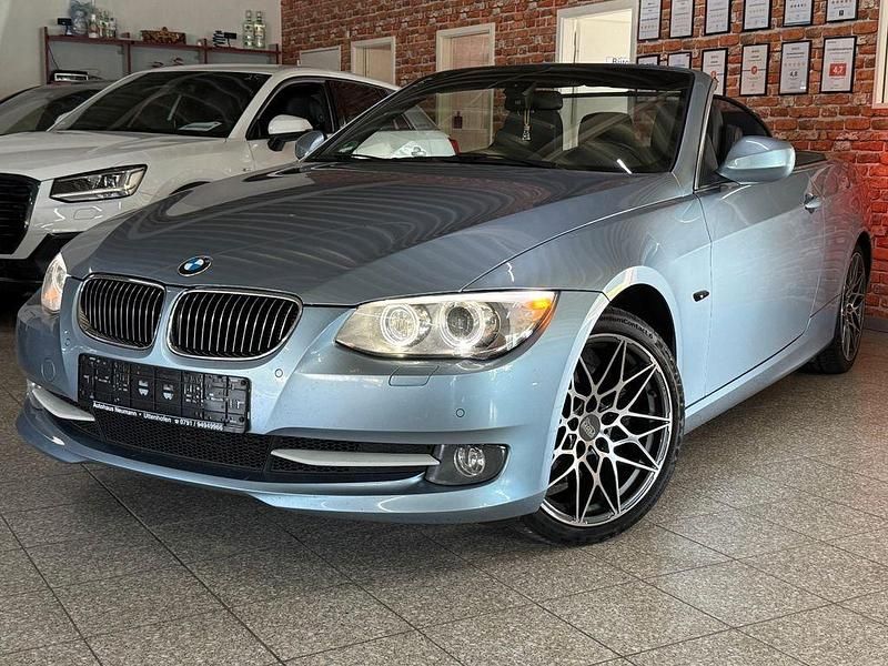 Blau Gebraucht 2013 BMW 330 Cabriolet Comfort Edition Cabrio | 13.990 € (Fairer Preis) - Bild 1/4