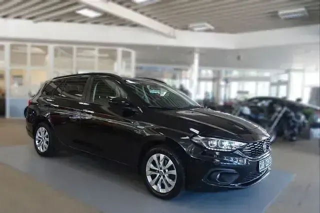Gebraucht Fiat Tipo Easy 110 PS (80 kW) 2017 Andere Limousine