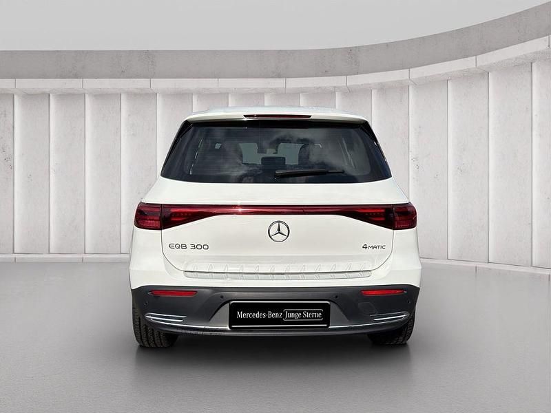 Gebraucht Mercedes EQB300 Progressive 167 kW (228 PS) 2024 Unilack polarweiß SUV