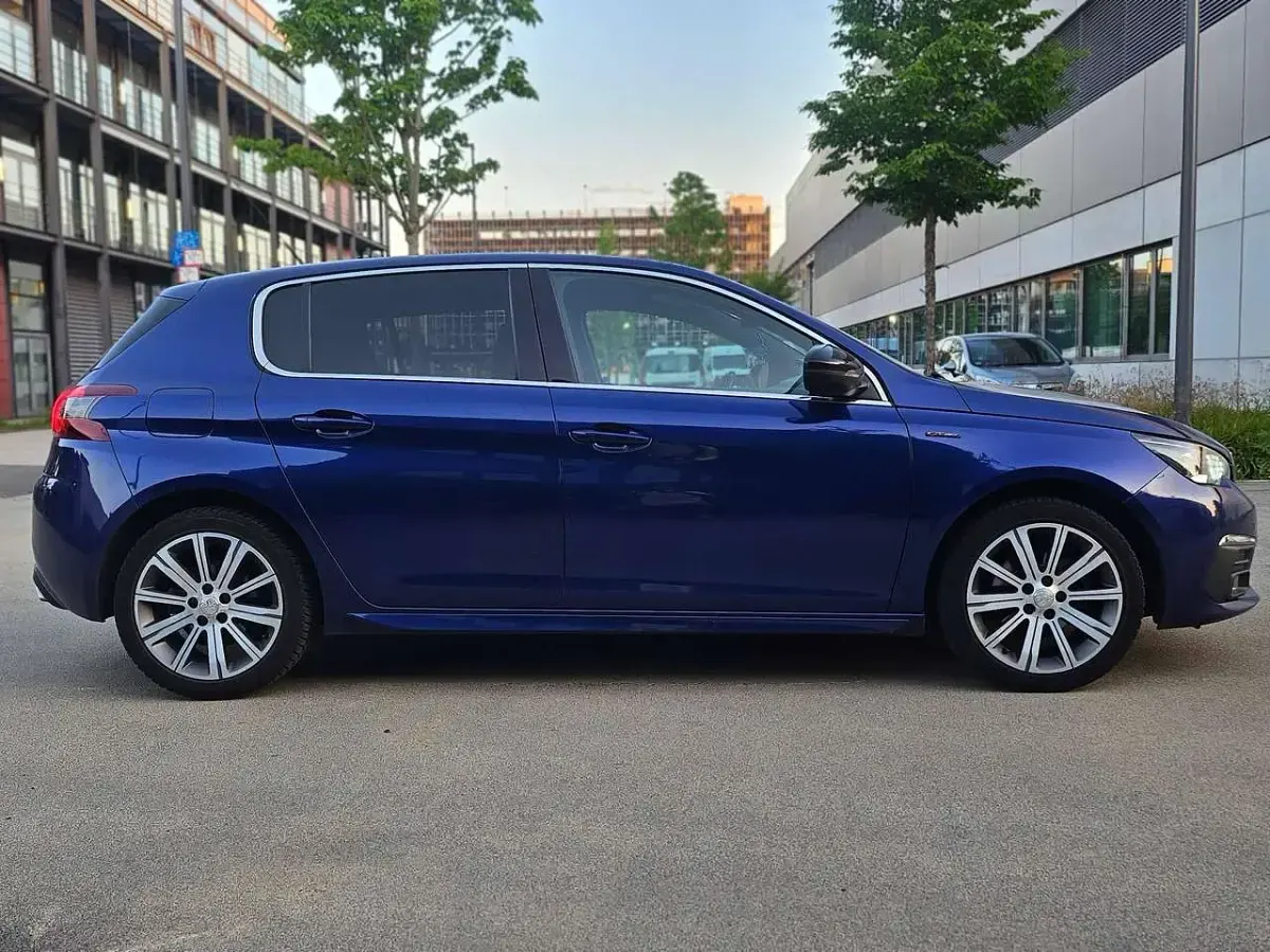 Gebraucht Peugeot 308 GT-line 131 PS (96 kW) 2019 Blau Limousine