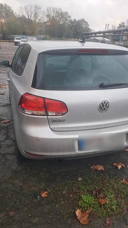 Gebraucht VW Golf VI 105 PS (77 kW) 2012 Silber Kleinwagen