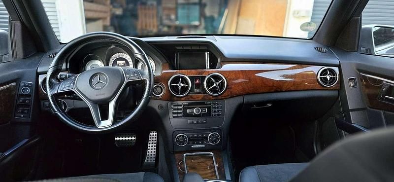 Silber Gebraucht 2013 Mercedes GLK250 SUV | 14.000 € (Fairer Preis) - Bild 1/4