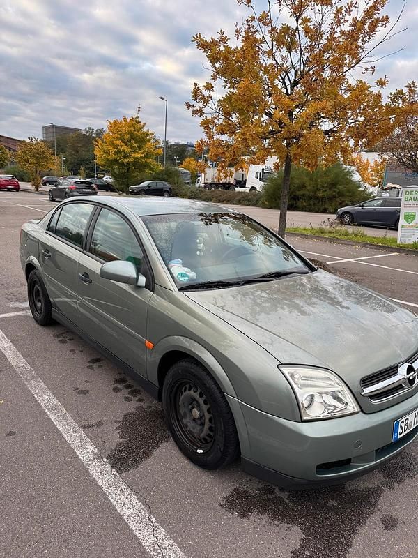 Grün Gebraucht 2002 Opel Vectra Limousine | 1.300 € (Fairer Preis) - Bild 1/4