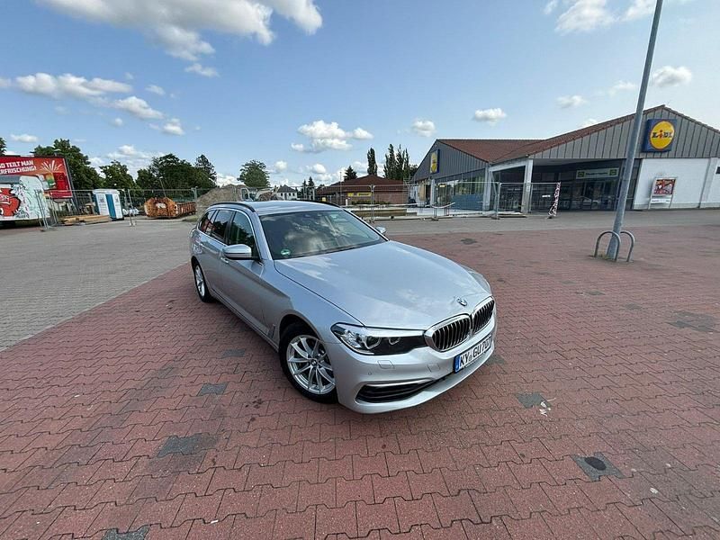 Silber Gebraucht 2018 BMW 530 Kombi | 13.900 € (Fairer Preis) - Bild 1/4