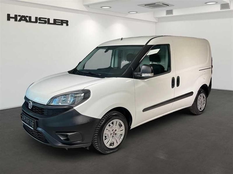 Weiß Gebraucht 2021 Fiat Doblò Van / Kleinbus | 10.890 € (Guter Preis) - Bild 1/4