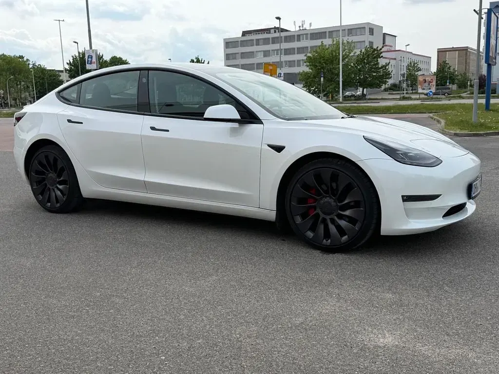 Usado Tesla Model 3 Performance 377 kW (513 CV) 2022 Blanco Berlina