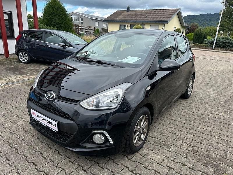 Schwarz Gebraucht 2014 Hyundai i10 Intro Edition Kleinwagen | 6.580 € (Fairer Preis) - Bild 1/4