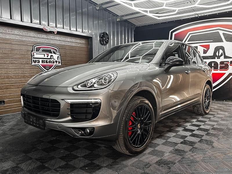 Grau Gebraucht 2016 Porsche Cayenne SUV | 34.899 € - Bild 1/4