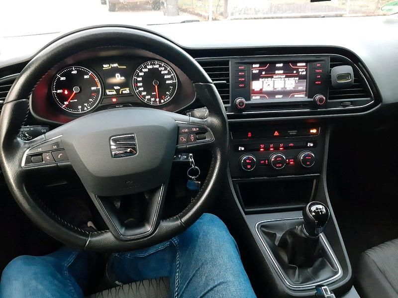 Second-hand Seat Leon Style 105 CP (77 kW) 2015 Maro Break