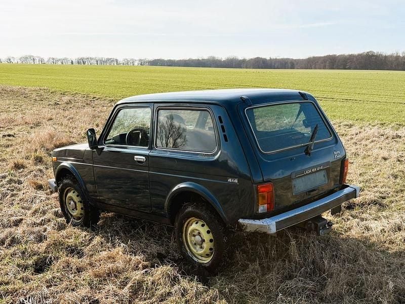 Gebraucht Lada niva 82 PS (60 kW) 2009 Grün SUV