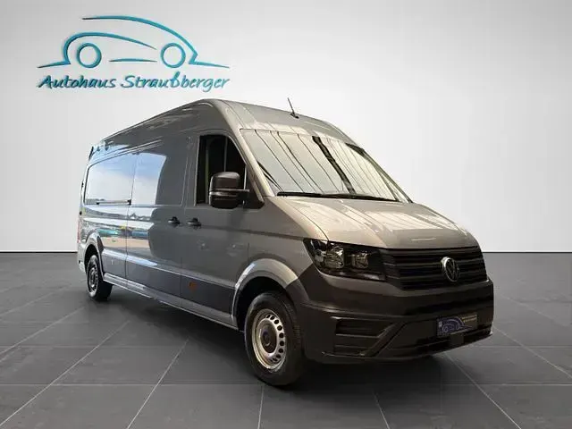 Gebraucht VW Crafter 140 PS (102 kW) 2025 Silberkeine angabe Van