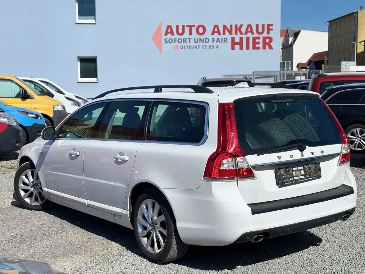 Gebraucht Volvo V70 181 PS (133 kW) 2015 Weiß Kombi