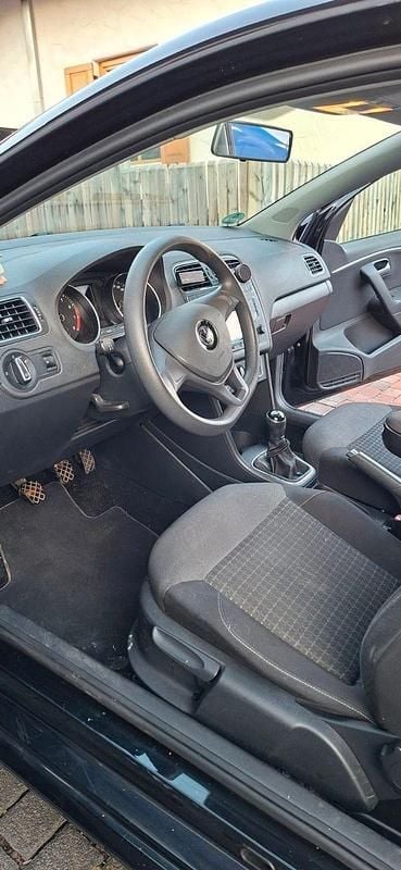 Gebraucht VW Polo Comfortline 60 PS (44 kW) 2017 Schwarz Kleinwagen