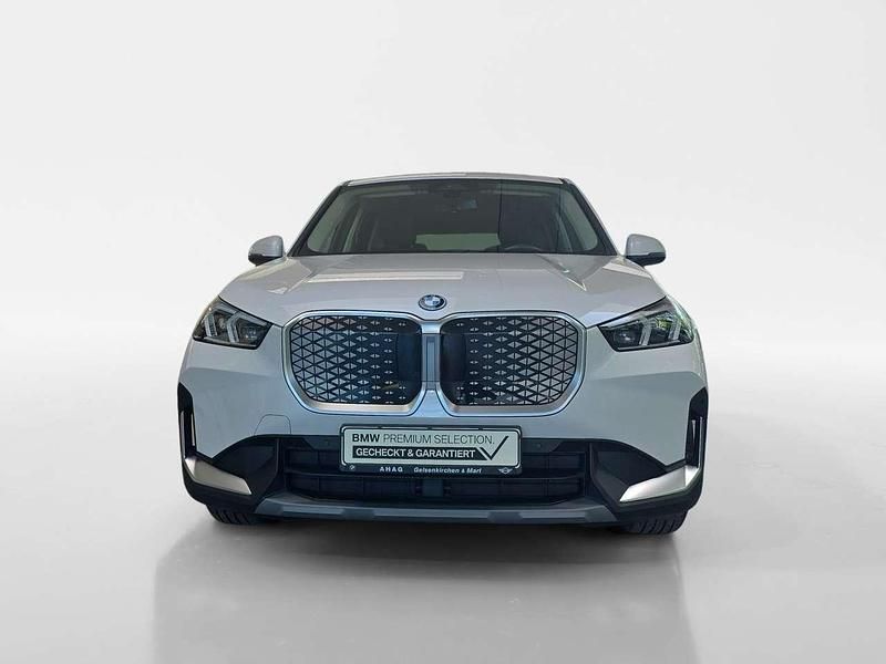 Gebraucht BMW iX1 Performance 230 kW (313 PS) 2023 Mineralweiß SUV