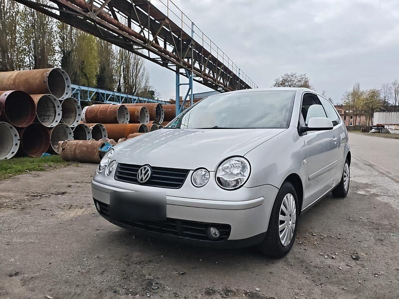 Gebraucht VW Polo 65 PS (47 kW) 2003 Silber Kleinwagen