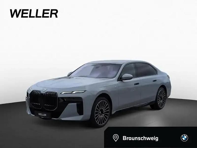 Brooklyn grau (grau) Neu 2025 BMW 740 Comfort Edition Limousine | 138.780 € - Bild 1/4