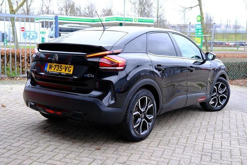 Gebraucht Citroën e-C4 Shine 100 kW (136 PS) 2022 Schwarz SUV