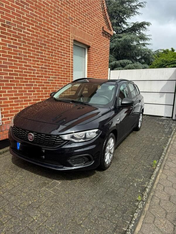 Schwarz Gebraucht 2017 Fiat Tipo Pop Kombi | 9.600 € (Fairer Preis) - Bild 1/4
