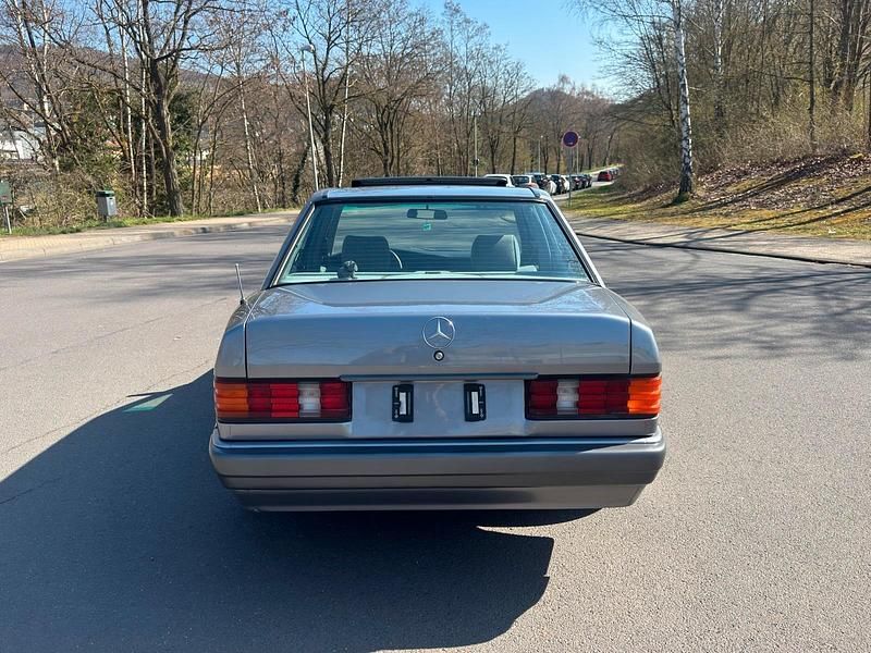 Second-hand Mercedes 190 1989 Gri Berlinǎ