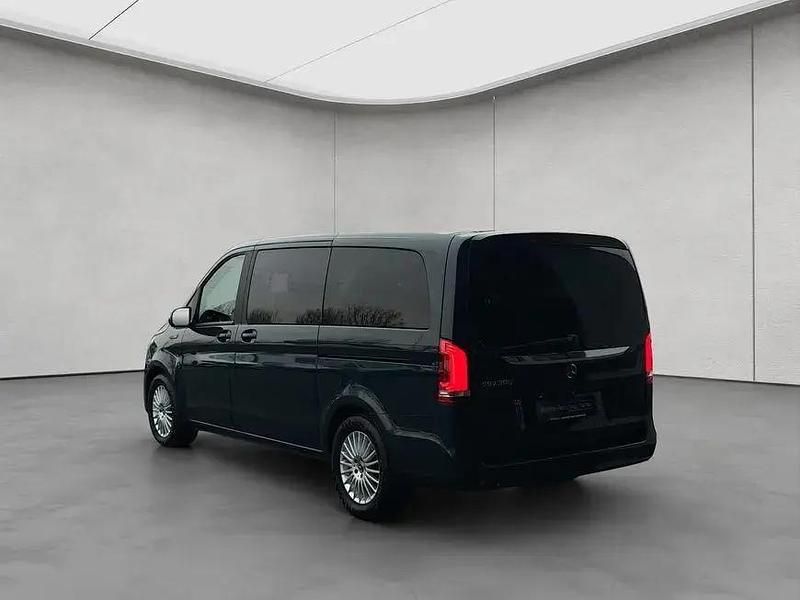 Gebraucht Mercedes EQV300 150 kW (204 PS) 2021 Grün Kombi