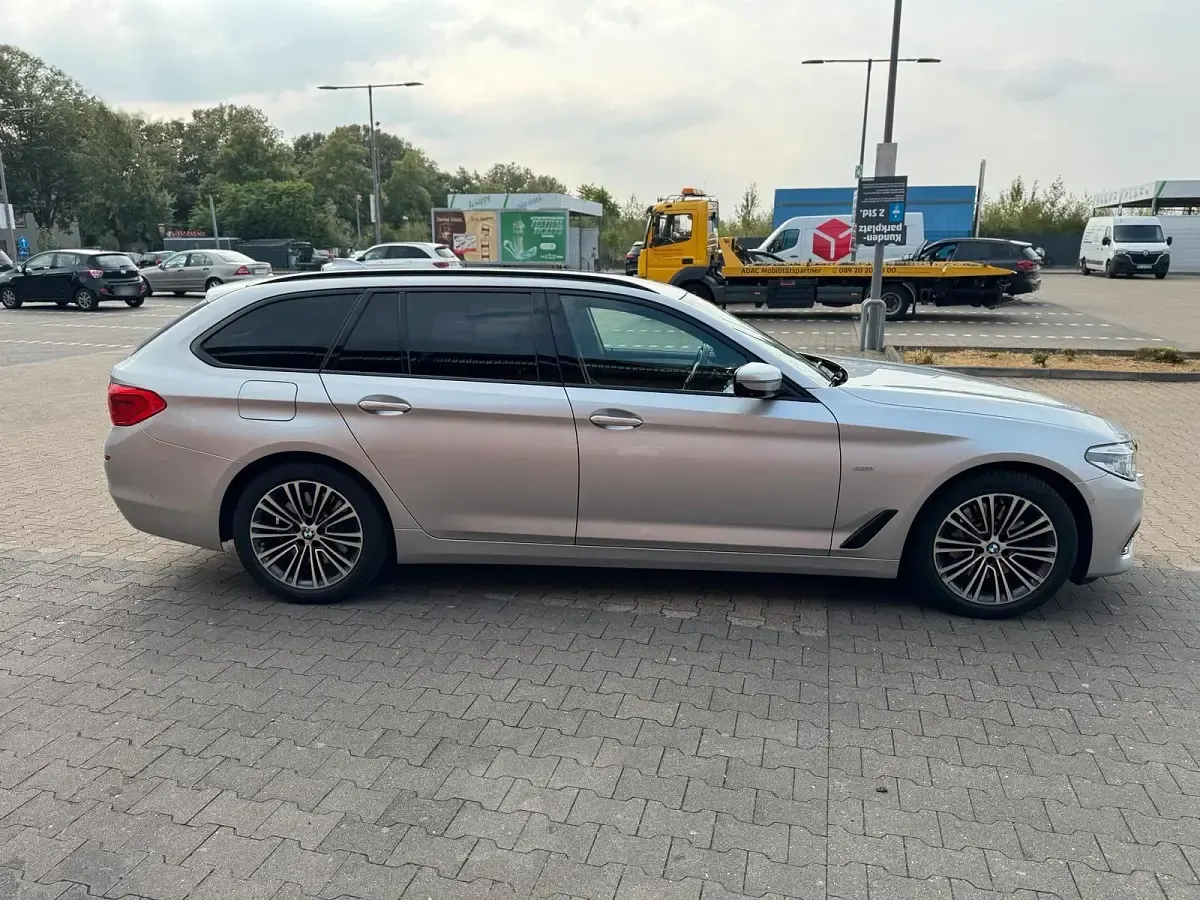 Gebraucht BMW 530 Comfort Edition 265 PS (194 kW) 2017 Silber Kombi