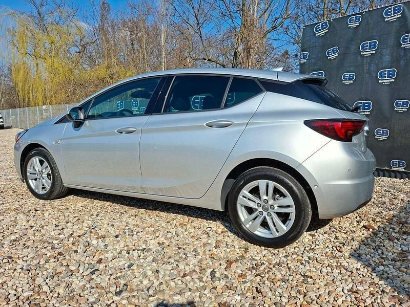 Gebraucht Opel Astra Dynamic 125 PS (91 kW) 2017 Silber Limousine