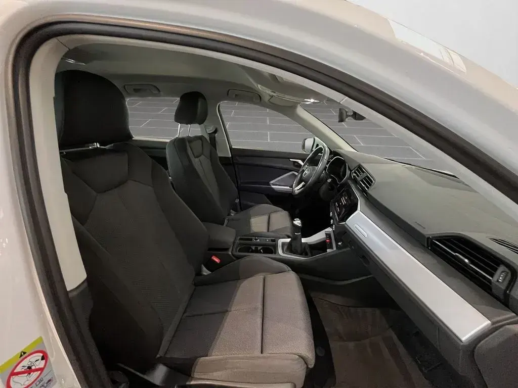 Gebraucht Audi Q3 Advanced 150 PS (110 kW) 2023 Arkonaweiß (metallic) SUV