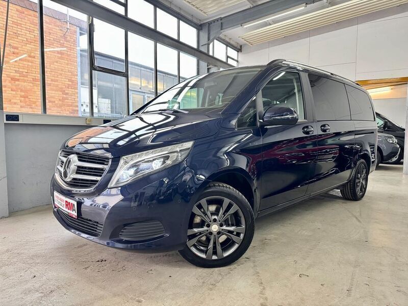 Cavansitblau metallic Gebraucht 2017 Mercedes V220 Edition Van / Kleinbus | 35.750 € (Fairer Preis) - Bild 1/4