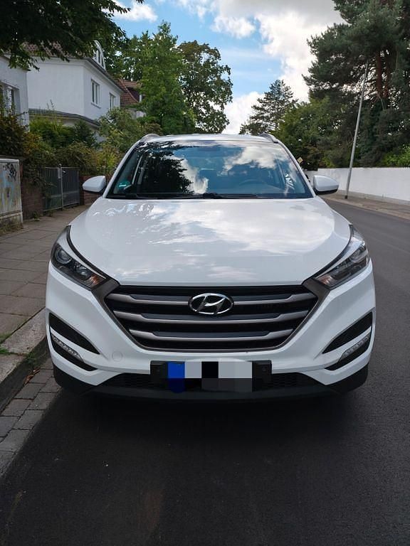 Weiß Gebraucht 2017 Hyundai Tucson Turbo SUV | 16.000 € (Fairer Preis) - Bild 1/4