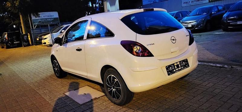 Gebraucht Opel Corsa 69 PS (50 kW) 2010 Weiß Kleinwagen