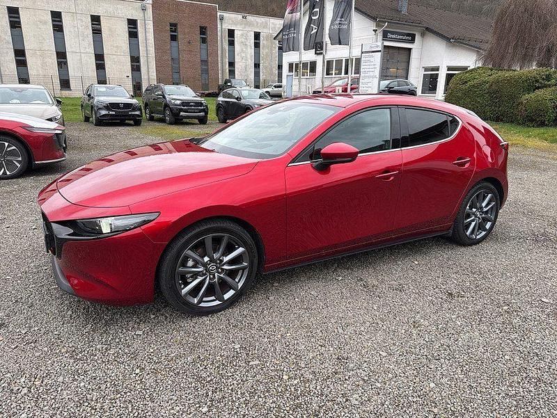 Gebraucht Mazda 3 Selection 122 PS (89 kW) 2022 Soul red crystal m Limousine
