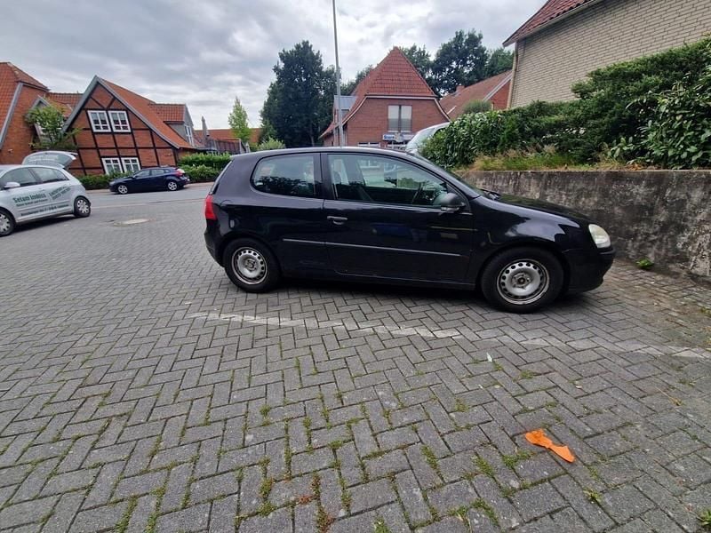 Schwarz Gebraucht 2006 VW Golf V Kleinwagen | 1.000 € (Superpreis) - Bild 1/4