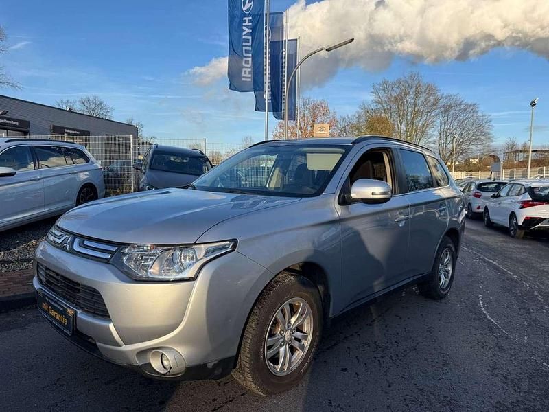 Silber Gebraucht 2013 Mitsubishi Outlander SUV | 8.990 € (Fairer Preis) - Bild 1/4